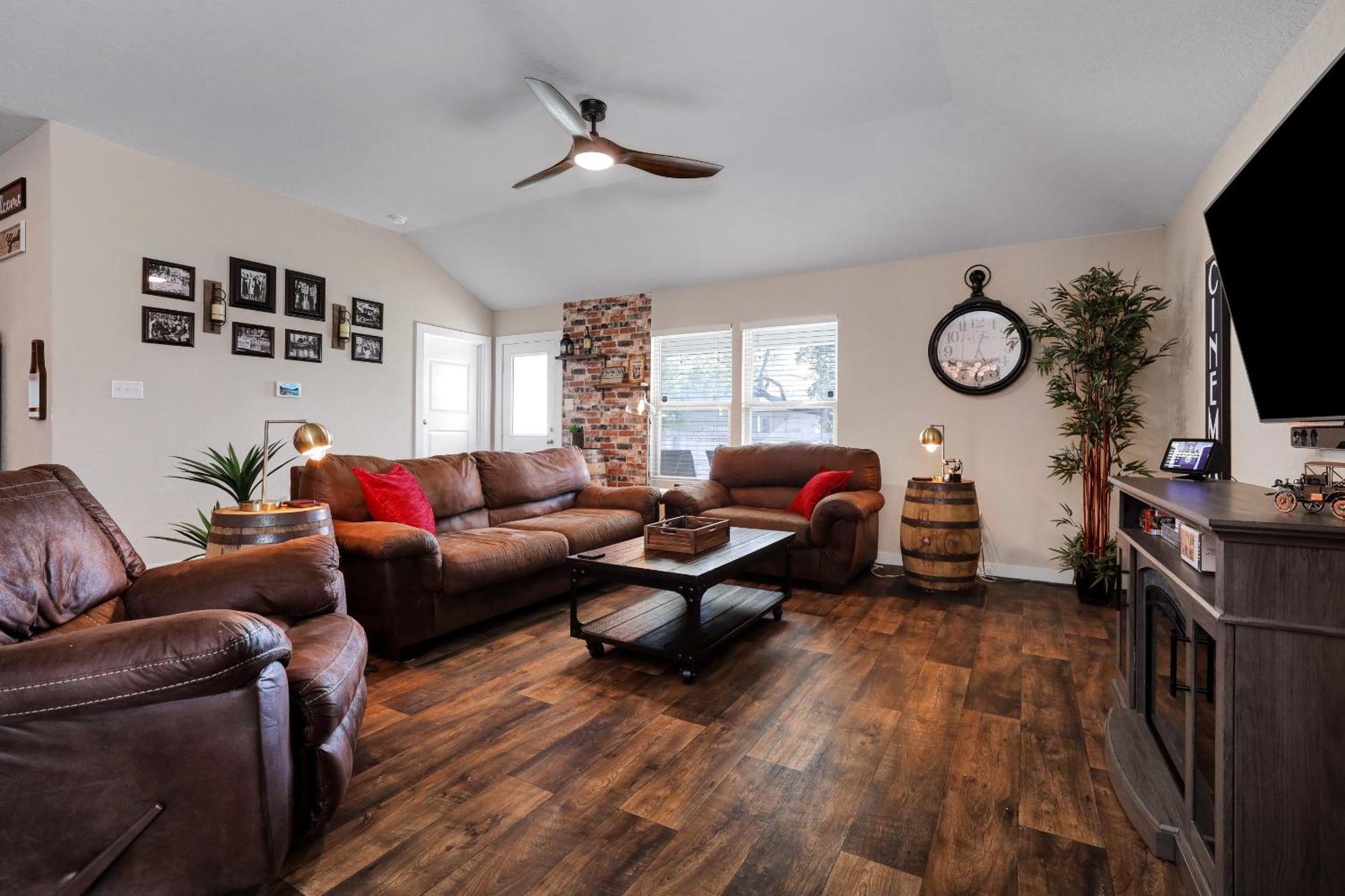Speakeasy - A Birdy Vacation Rental سان أنطونيو المظهر الخارجي الصورة