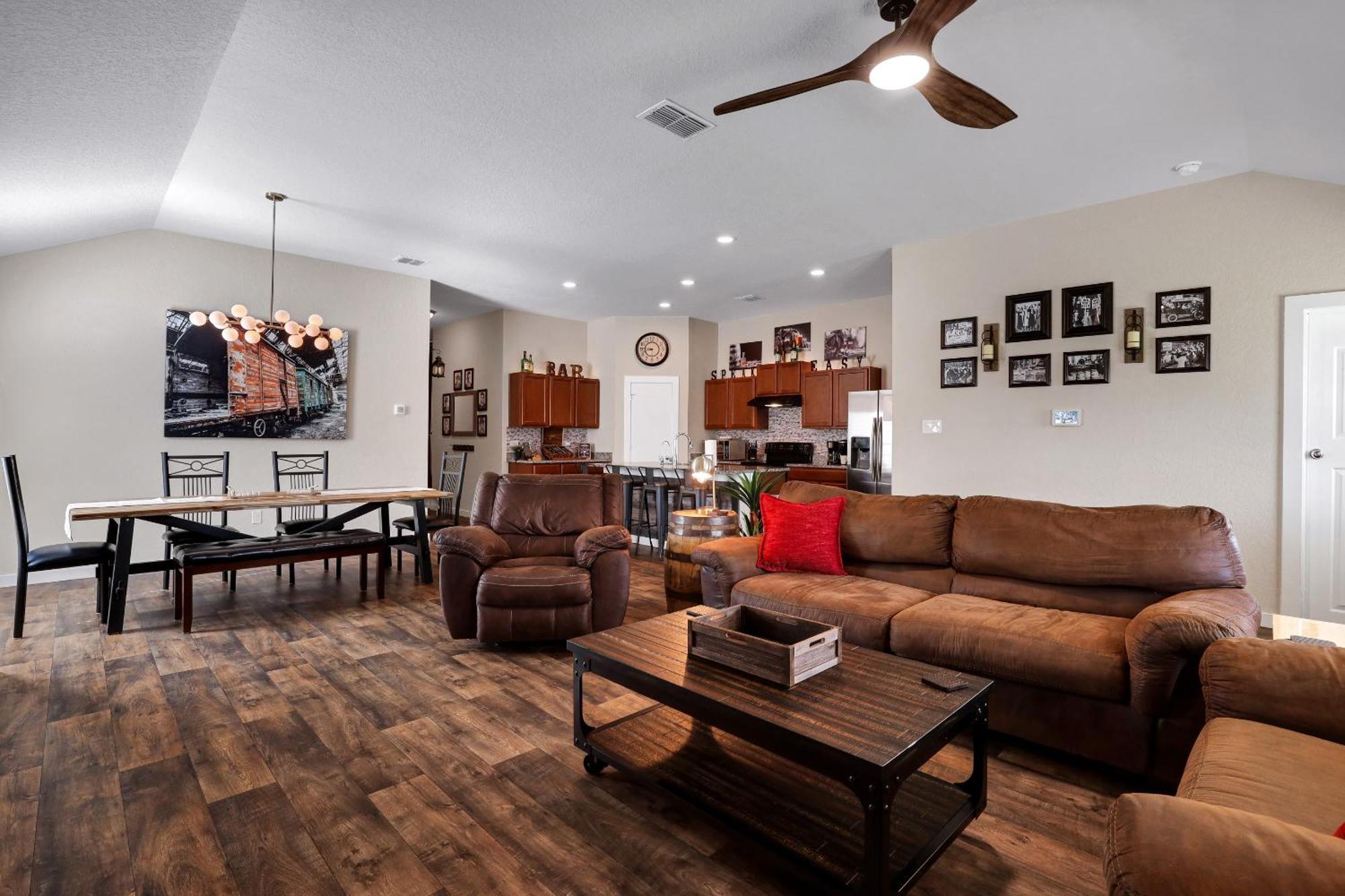 Speakeasy - A Birdy Vacation Rental سان أنطونيو المظهر الخارجي الصورة